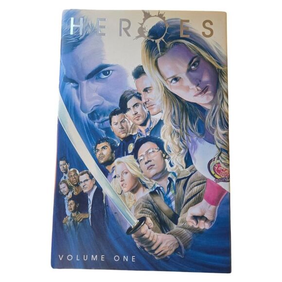 HEROES‎ Volume 1 graphic novel comic book 34 stories DC Comics 2007 - Picture 1 of 7